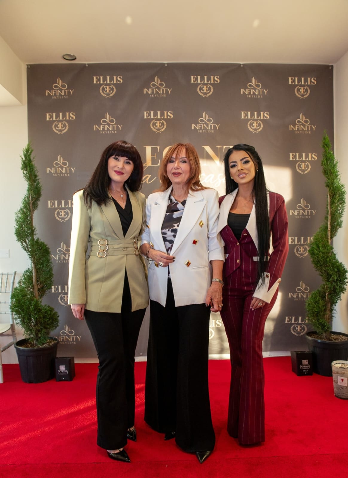 ELLIS by Eli Lăslean și-a lansat noua colecție într-o seară de poveste la Infinity Skyline Timișoara: eleganță, feminitate și rafinament în prim-plan