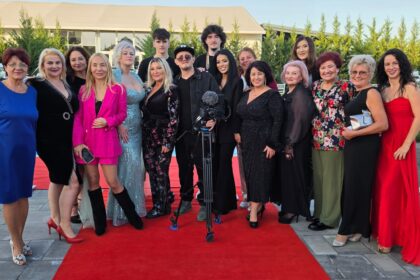 Andreea Cormier-Wacker, Monica Sanislav și Anka Staar – un parteneriat de excepție între Business Club Awards și Start Business Team, în comedia „Mitică se însoară”, în regia lui Dan Merișca
