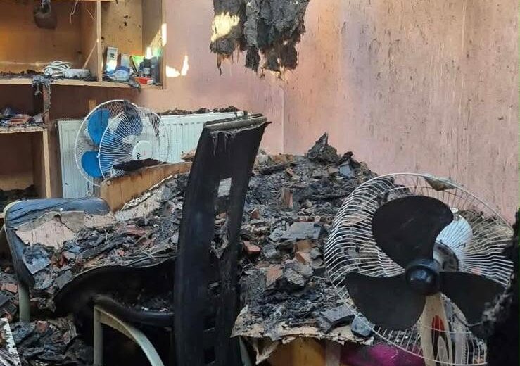Apel umanitar în comuna Nițchidorf: O familie a rămas aproape fără casă după un incendiu devastator