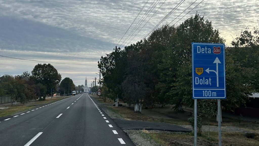 Lucrările pe DN 59B se apropie de final. Șoferii care circulă între Cruceni, Livezile și Deta vor avea în curând un drum nou
