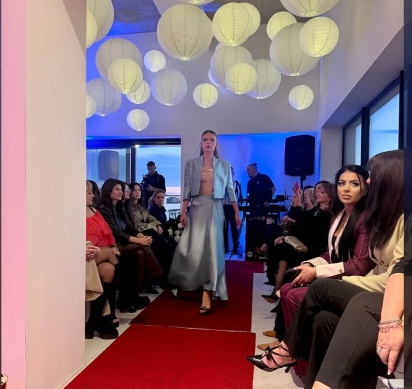 Eli Lăslean a lansat la Timișoara colecția „Blooming”, o celebrare a eleganței și a frumuseții fără vârstă
