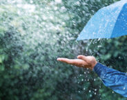 Cum va fi vremea în noiembrie. Meteorologii anunță un debut de lună mai rece decât de obicei și ploi peste normal în vestul țării